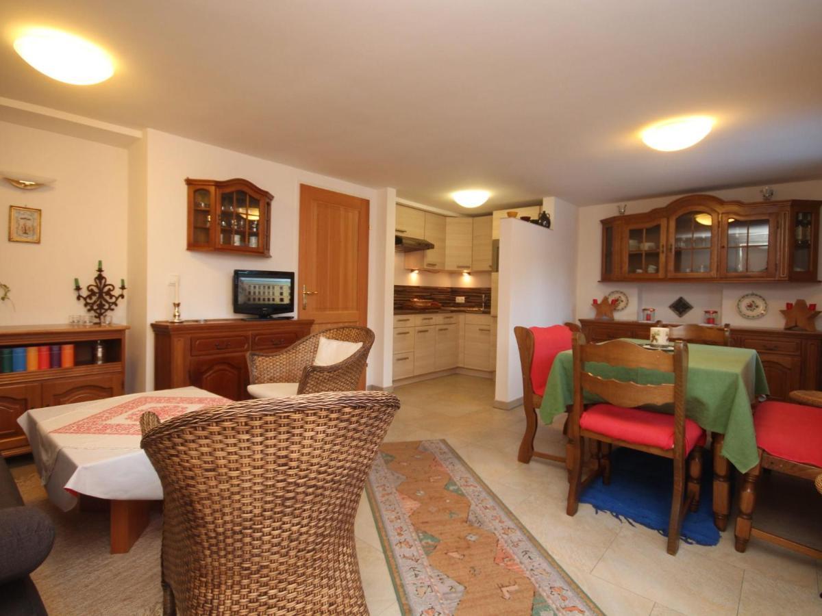 Apartment Near The Hahnenkamm Cable Car Кицбюэль Экстерьер фото
