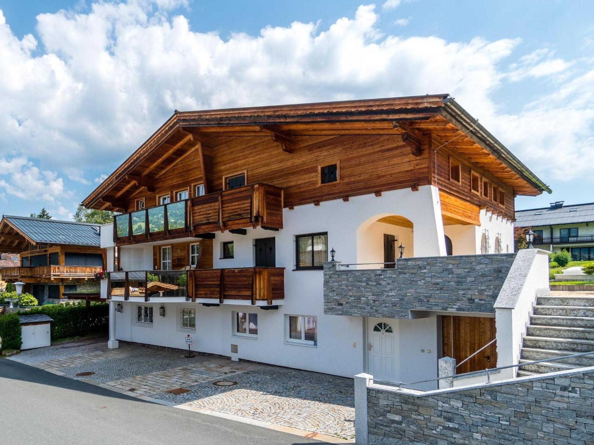 Apartment Near The Hahnenkamm Cable Car Кицбюэль Экстерьер фото