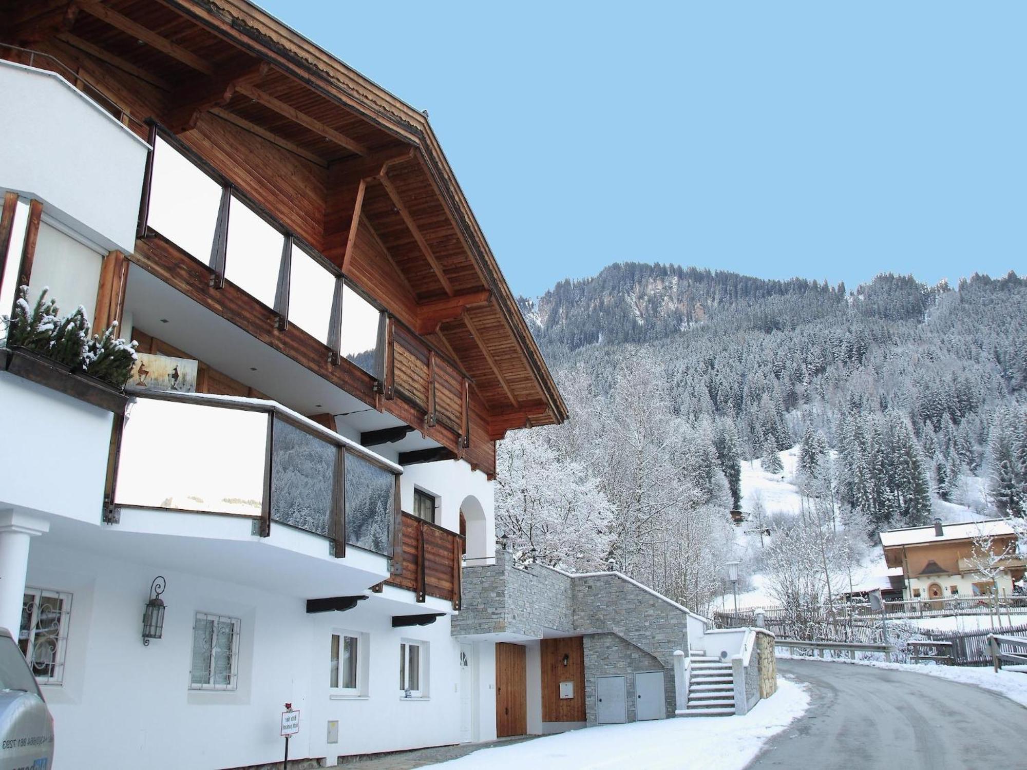 Apartment Near The Hahnenkamm Cable Car Кицбюэль Экстерьер фото